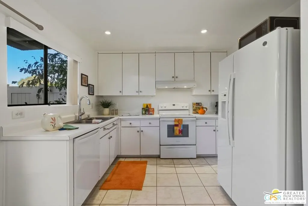 1268 E Ramon Road 31, Palm Springs, California 92264 home-pic-8